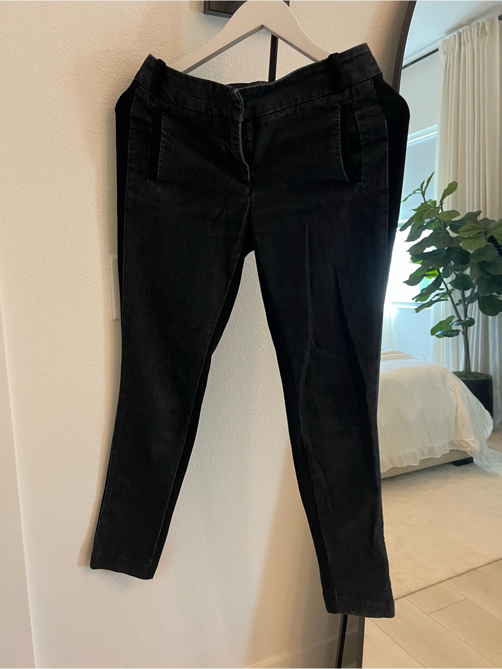Bisou Bisou Black Slim Ankle Pants